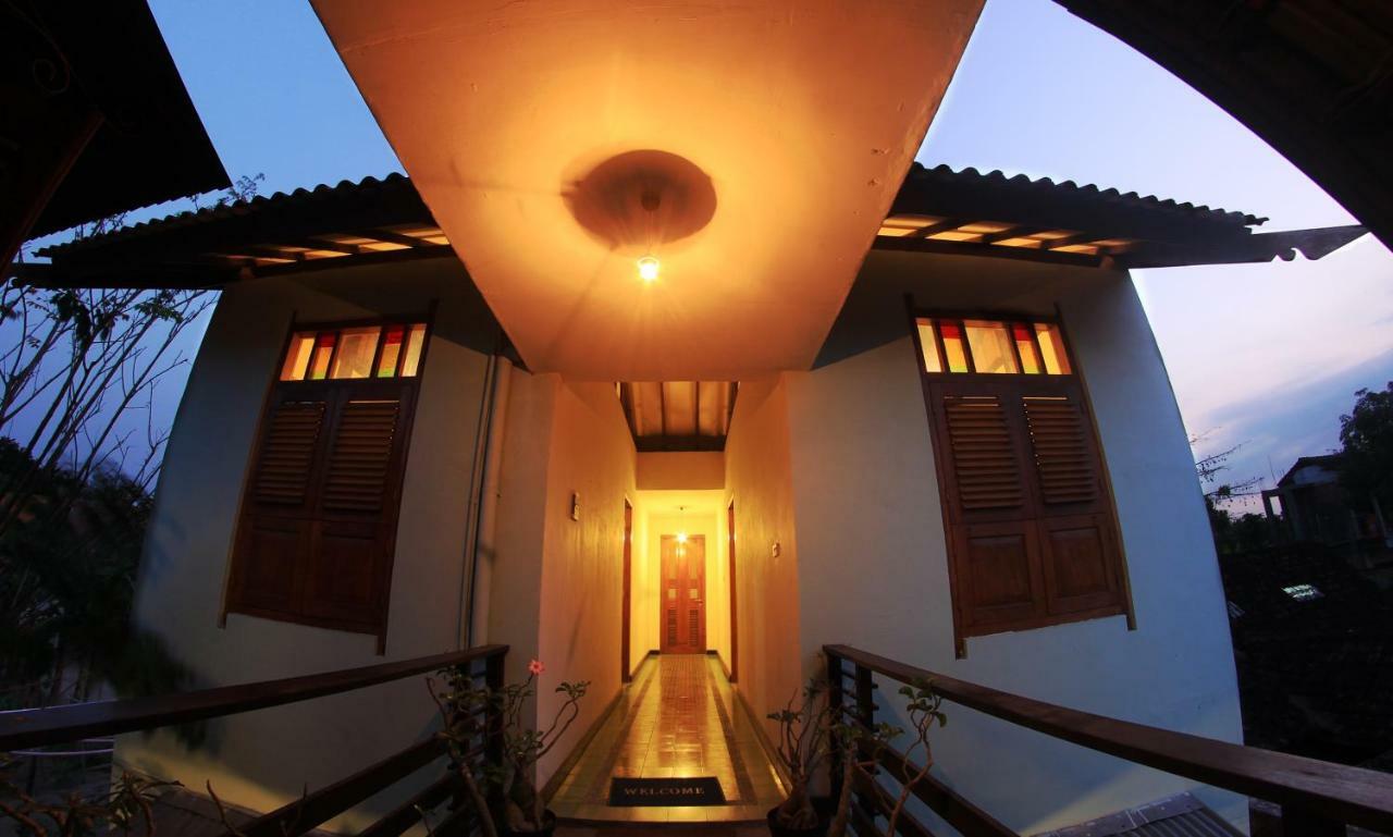 Villa Sambal Yogyakarta Exterior photo